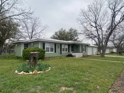 Exterior - 807 Gantt St, Bangs, TX 76823 photo 4 of 8