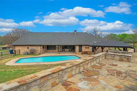 5840 Crystal Dr, Midlothian, TX 76065