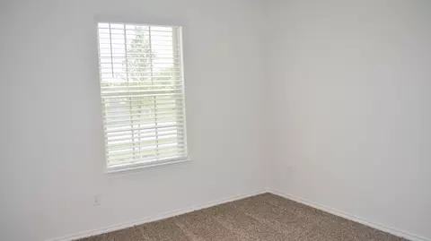 3273 Slocum Dr, Paris, TX 75460