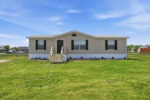 612 S Aquilla St, Itasca, TX 76055