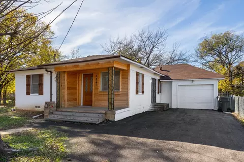 3827 Vineyard Dr, Dallas, TX 75212