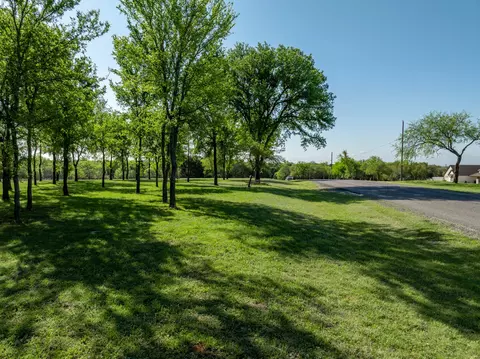1628 White Bluff Dr, Whitney, TX 76692