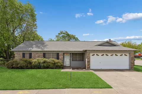 500 E Bovell St, Crowley, TX 76036