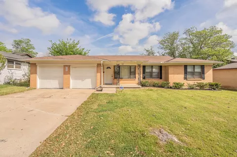 5417 Palmer Dr, Haltom City, TX 76117
