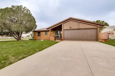 2413 Cheyenne St, Irving, TX 75062