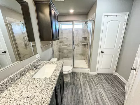 Bath - 3920 S Fork Ranch Rd, Waco, TX 76705 photo 1 of 2