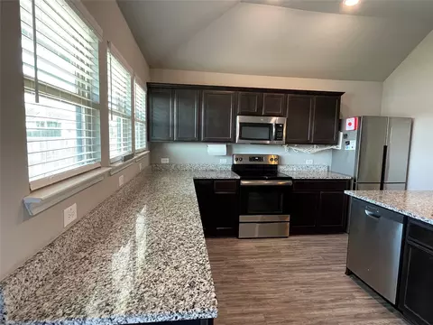Kitchen - 3920 S Fork Ranch Rd, Waco, TX 76705 photo 4 of 6