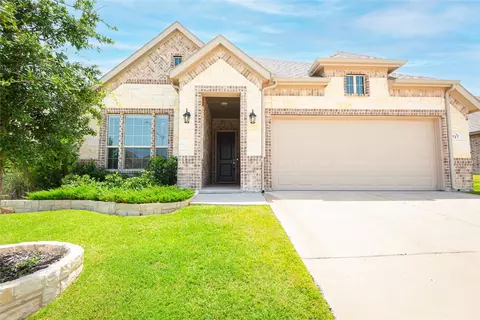 717 Long Iron Dr, Fort Worth, TX 76108