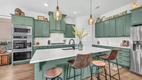 119 Oak View Dr, Godley, TX 76044