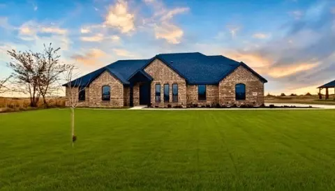 1165 Deerfield Dr, Wills Point, TX 75169