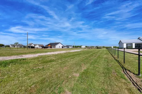 2641 Bode Rd, West, TX 76691 photo 5