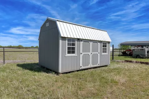 2641 Bode Rd, West, TX 76691 photo 7