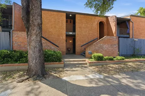 558 E Avenue J #D, Grand Prairie, TX 75050
