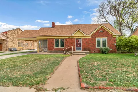 819 W Liveoak St, Coleman, TX 76834