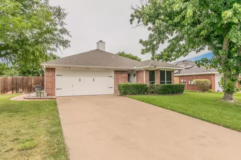 1013 Darren Dr, Burleson, TX 76028