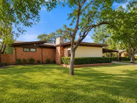 1605 Saint John St, Wichita Falls, TX 76302