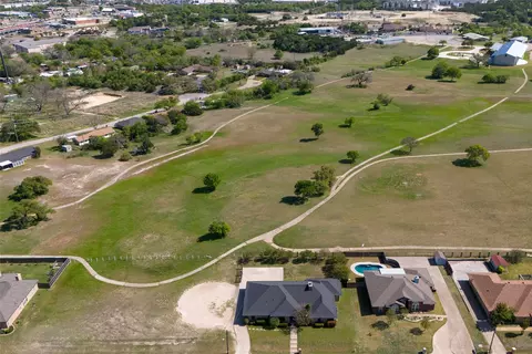 413 W Park Ave, Weatherford, TX 76086