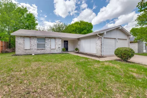 1519 Oakbrook St, Lancaster, TX 75134