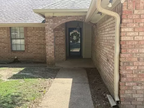 72 Delmore Dr, Hillsboro, TX 76645