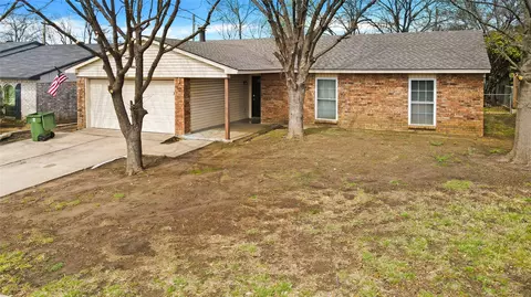 7437 Sandhurst Ln S, North Richland Hills, TX 76182