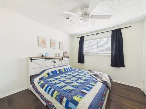 Bedroom - 321 E Pne, Jacksboro, TX 76458 photo 2 of 5
