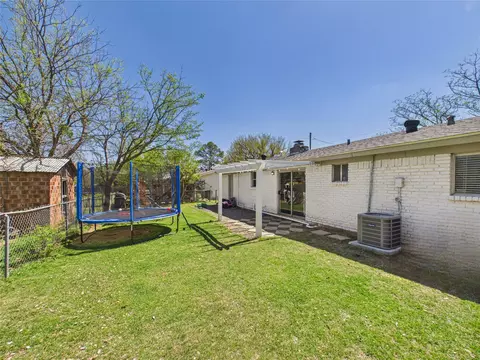 Exterior - 321 E Pne, Jacksboro, TX 76458 photo 3 of 5