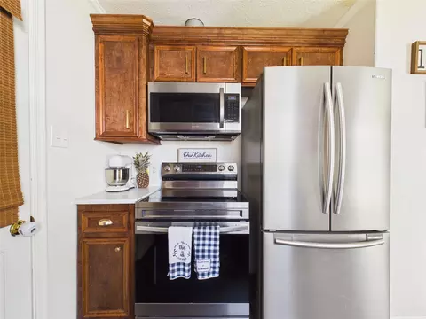 Kitchen - 321 E Pne, Jacksboro, TX 76458 photo 1 of 3
