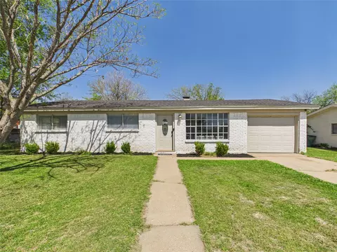 321 E Pne, Jacksboro, TX 76458