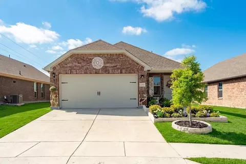 608 Daybreak Ln, Lavon, TX 75166