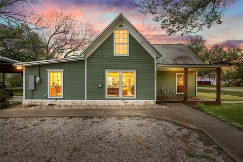 107 W Avenue F, Valley Mills, TX 76689
