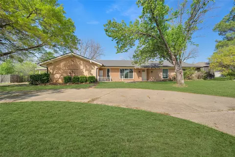 125 Redwood Dr, Highland Village, TX 75077