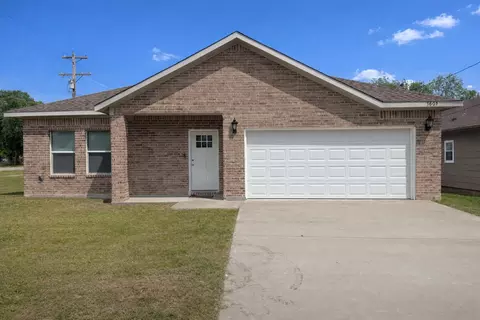 3605 College St, Greenville, TX 75401