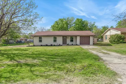 504 Burnett St, Wills Point, TX 75169
