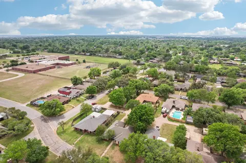 View/Area - 1003 Meridith Dr, Terrell, TX 75160 photo 5 of 7