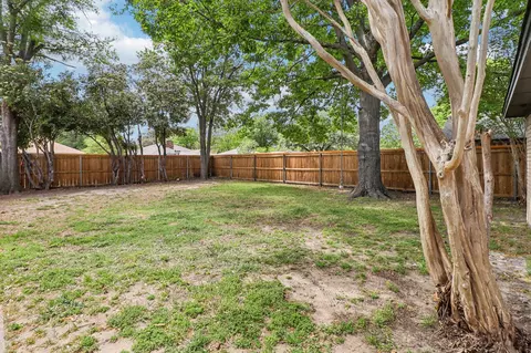 Exterior - 1003 Meridith Dr, Terrell, TX 75160 photo 4 of 8