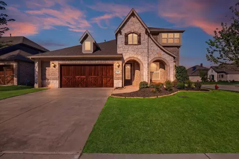 300 Ben Thomas St, Burleson, TX 76028