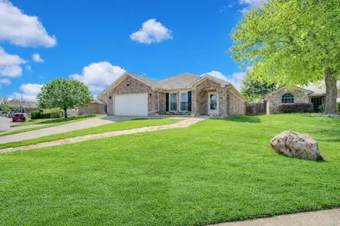 12200 Rolling Ridge Dr, Burleson, TX 76028