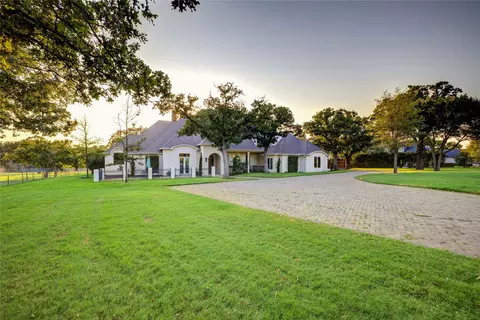 Exterior - 2450 Post Oak Dr, Corinth, TX 76210 photo 1 of 4