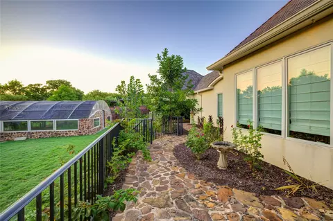 Exterior - 2450 Post Oak Dr, Corinth, TX 76210 photo 4 of 4