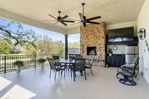 Exterior - 2450 Post Oak Dr, Corinth, TX 76210 photo 2 of 4