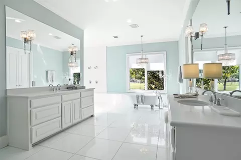 Bath - 2450 Post Oak Dr, Corinth, TX 76210 photo 1 of 4