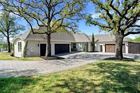 Exterior - 2450 Post Oak Dr, Corinth, TX 76210 photo 3 of 4