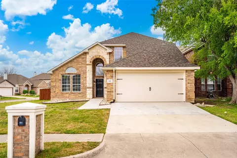 601 Babbling Brook Dr, Saginaw, TX 76179