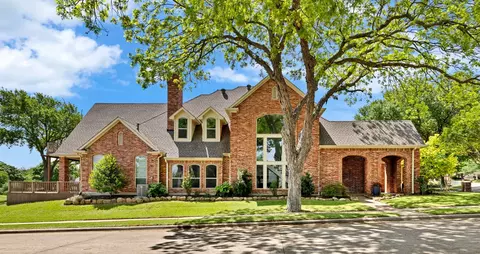 1332 Lakewood Dr, Mckinney, TX 75072