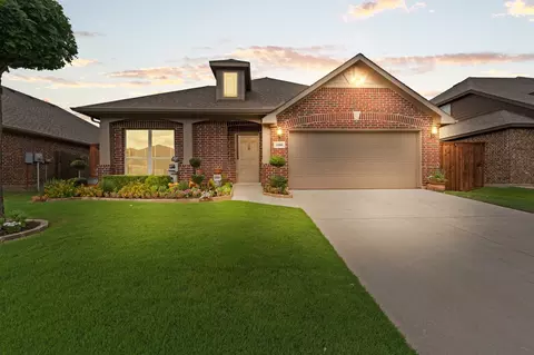 1000 Longhorn Dr, Aubrey, TX 76227