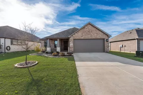 1925 Nightfall Dr, Alvarado, TX 76009