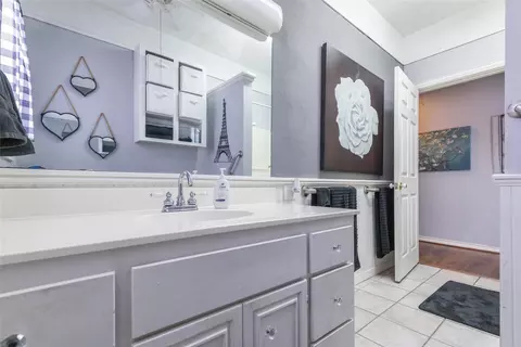 Bath - 703 E 21st St, Cisco, TX 76437 photo 2 of 2