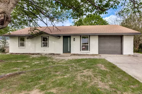3716 Clotell Dr, Fort Worth, TX 76119