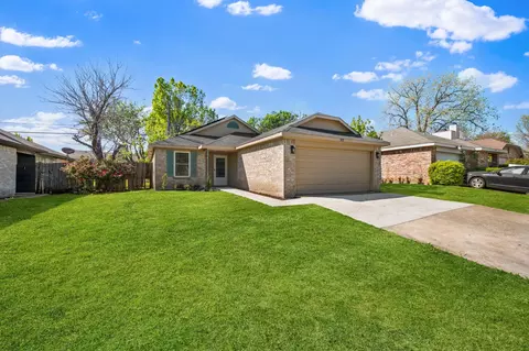 1404 Woodfern Dr, Arlington, TX 76018