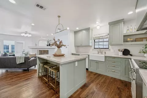 6538 Royal Ln, Dallas, TX 75230